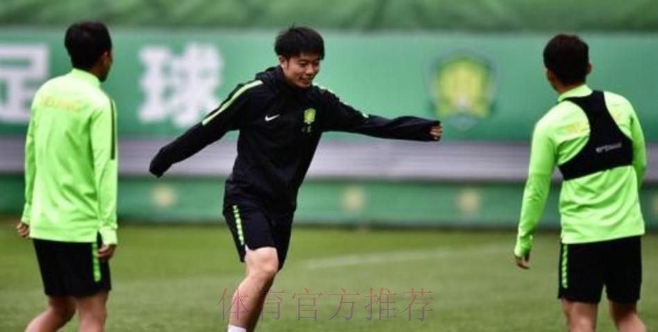 国安发布蒙哥马利亮相纪录,张稀哲主动展示当年铲倒他视频 国安发布蒙哥马利亮相纪录,张稀哲主动展示当年铲倒他视频